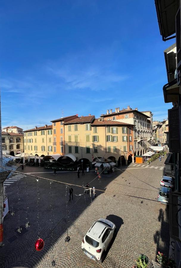 Appartamento Bergamo Centro Piazza Pontida - The Italian Escape Ngoại thất bức ảnh